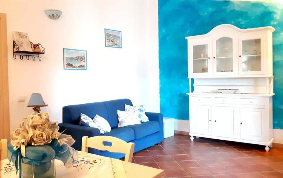 Casa Vacanze Villa Sandrina Costa Paradiso Buitenkant foto