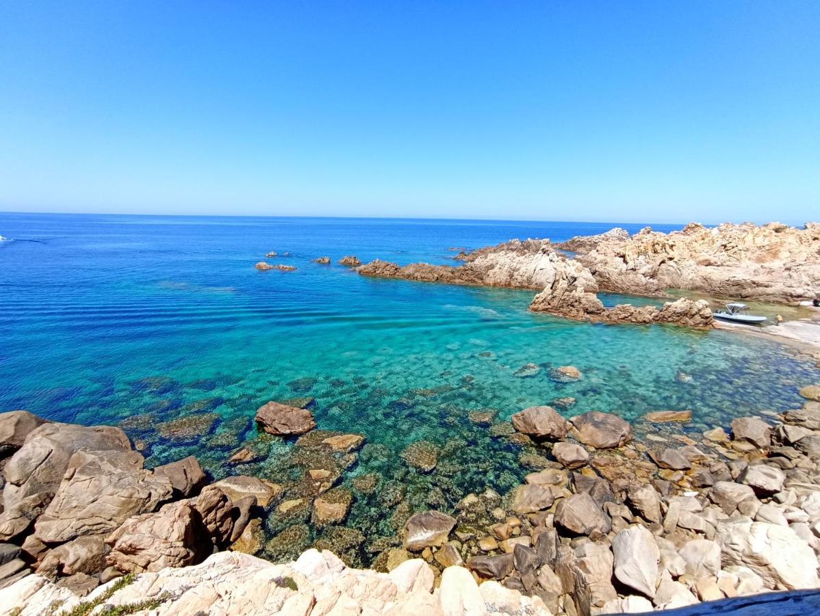 Casa Vacanze Villa Sandrina Costa Paradiso Buitenkant foto
