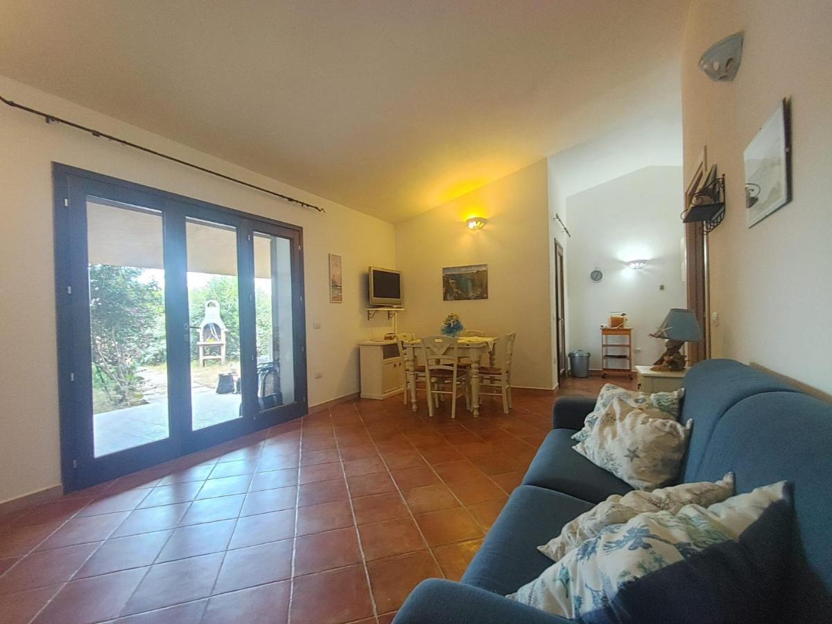 Casa Vacanze Villa Sandrina Costa Paradiso Buitenkant foto