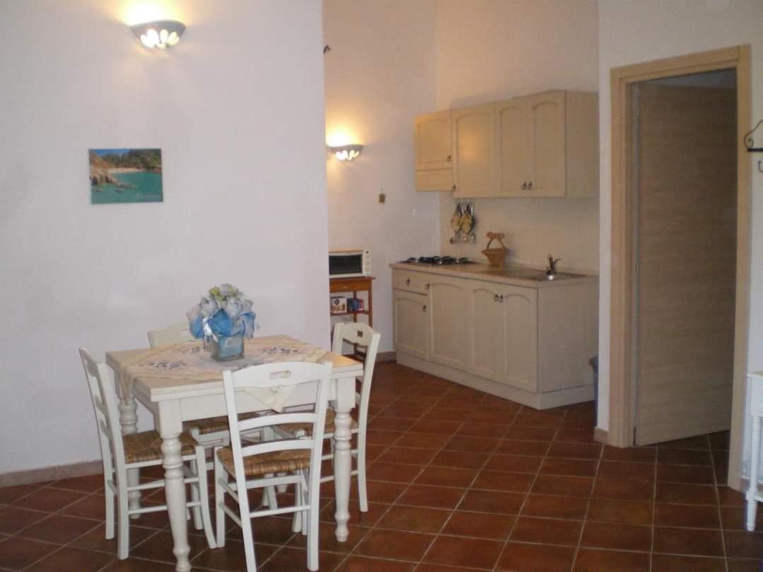 Casa Vacanze Villa Sandrina Costa Paradiso Buitenkant foto
