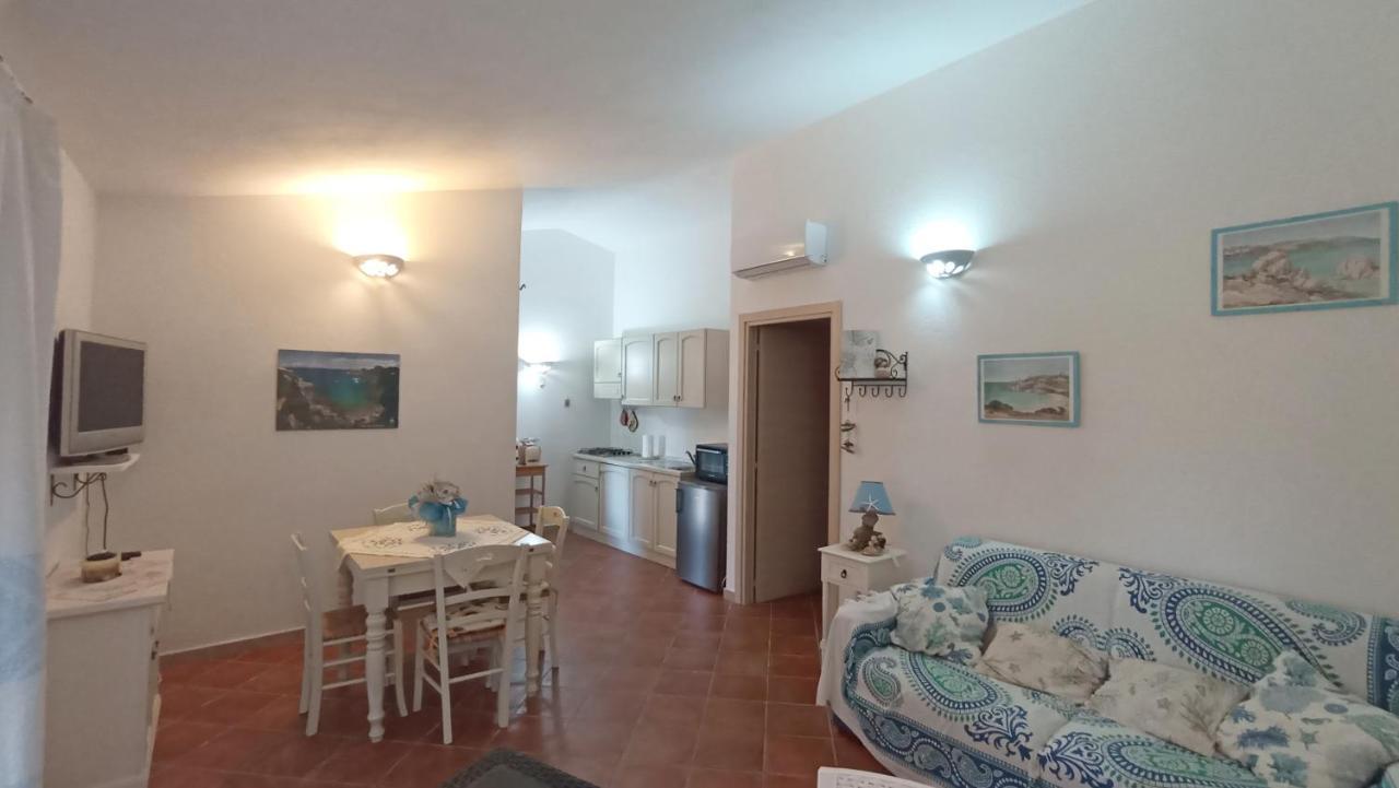 Casa Vacanze Villa Sandrina Costa Paradiso Buitenkant foto