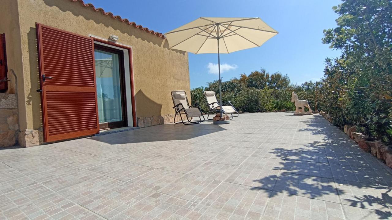 Casa Vacanze Villa Sandrina Costa Paradiso Buitenkant foto