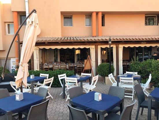 Casa Vacanze Villa Sandrina Costa Paradiso Buitenkant foto