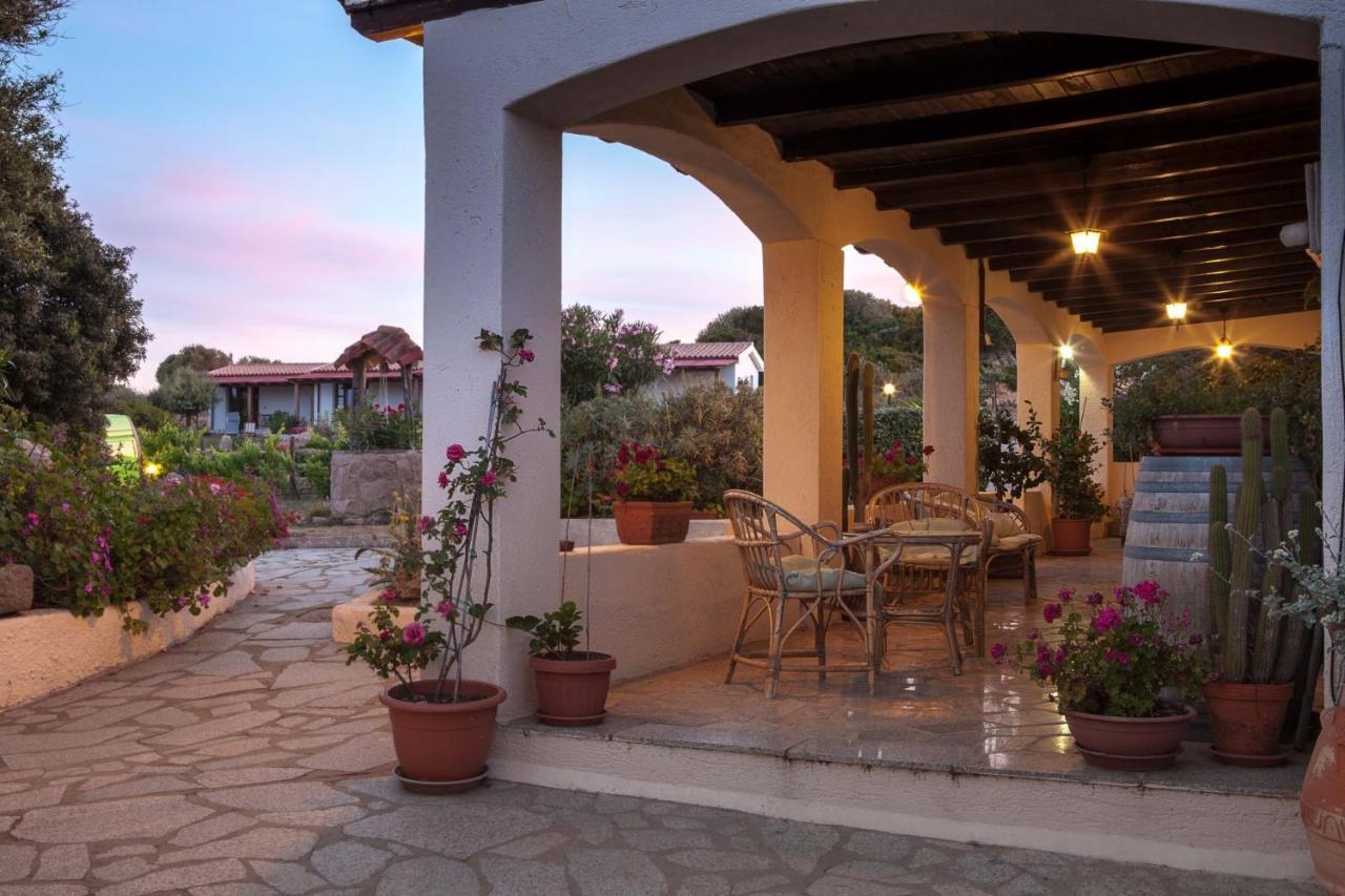 Casa Vacanze Villa Sandrina Costa Paradiso Buitenkant foto